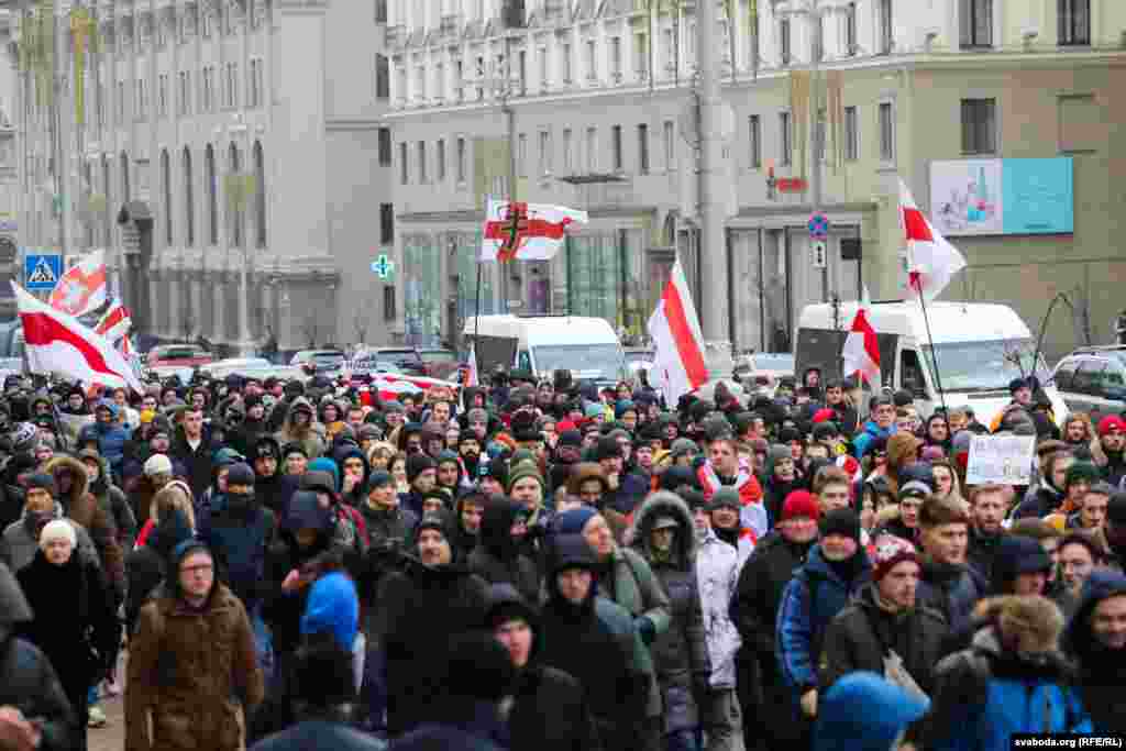 &quot;Решать судьбу белорусского народа за его спиной &ndash; это преступление&quot;, &ndash; заявил на митинге в Минске политик Сергей Высоцкий. Фото:&nbsp;svaboda.org (RFE/RL)